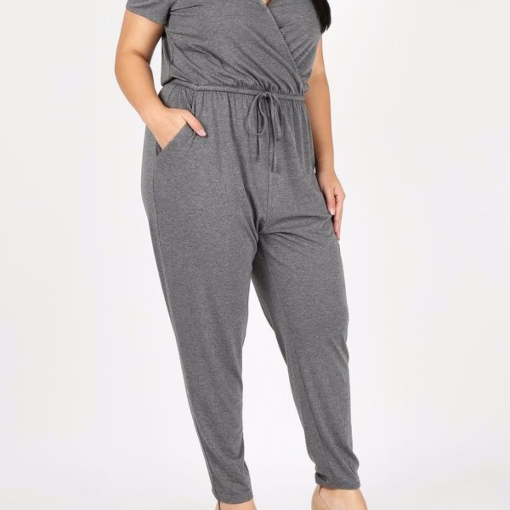 NEW plus jumpsuit - Picture 6 of 6